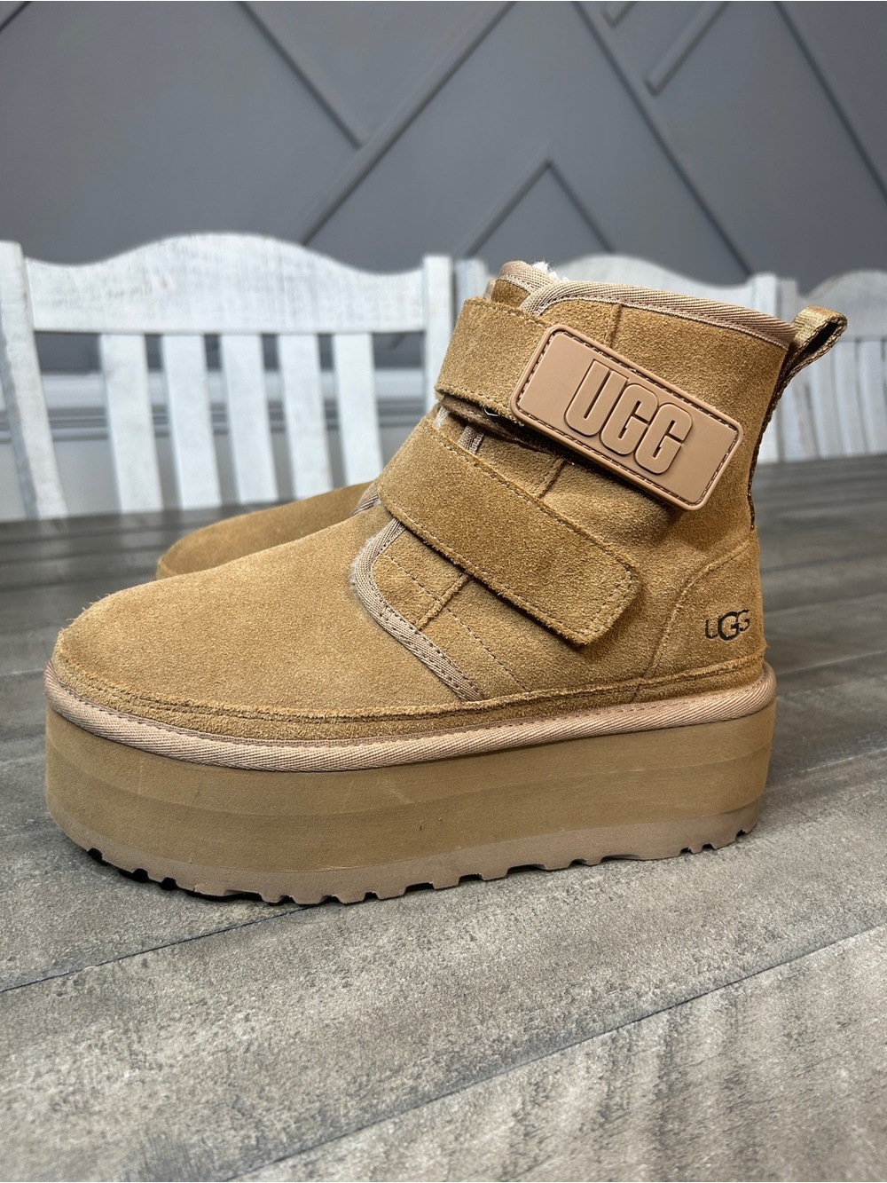 UGG Classic Ultra Mini Belted Platform Chestnut Suede Boots Women’s Size 6